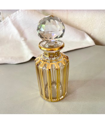 Flacon en cristal Baccarat modèle 'cannelures' doré en ligne des produits 